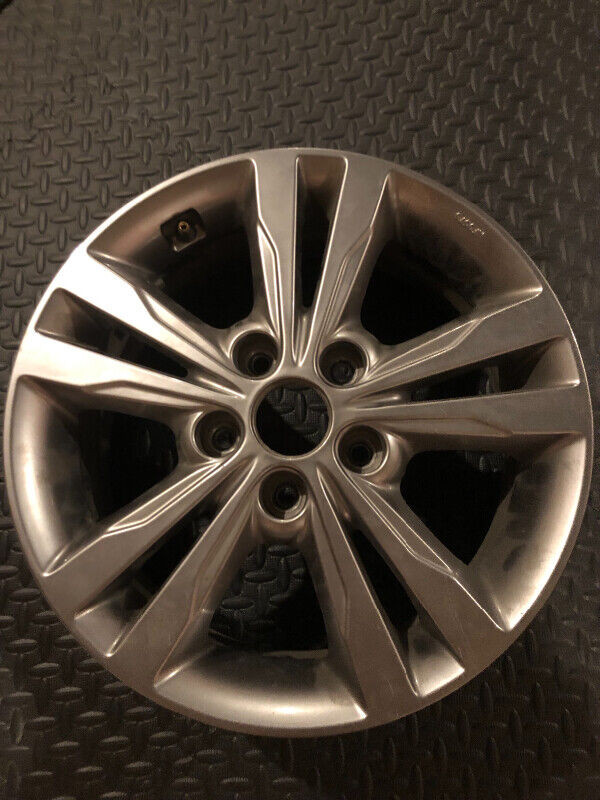 Hyundai Elantra OEM - 16" Alloy Rim in Tires & Rims in Edmonton - Image 2