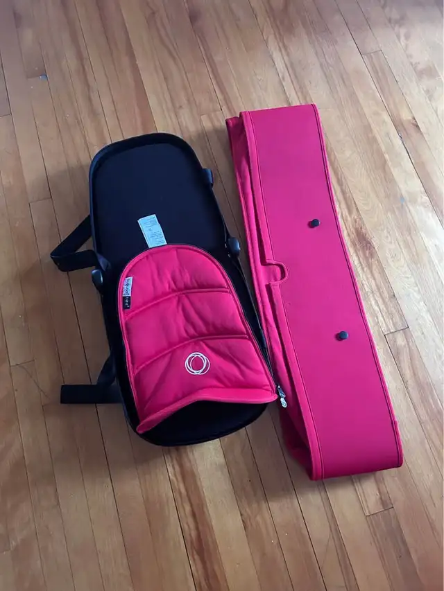 Bugaboo Bee 3 red stroller set + accessories in Strollers, Carriers & Car Seats in City of Montréal - Image 3