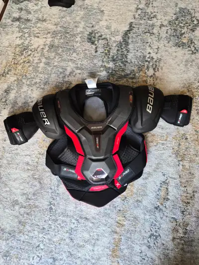 Bauer 3X Pro Intermediate L shoulder pads, View more