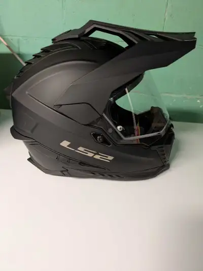 Dual sport helmet. LS2 MX 701. Purchased March 2024. Used about 15x. Excellent/new condition. Size 3...