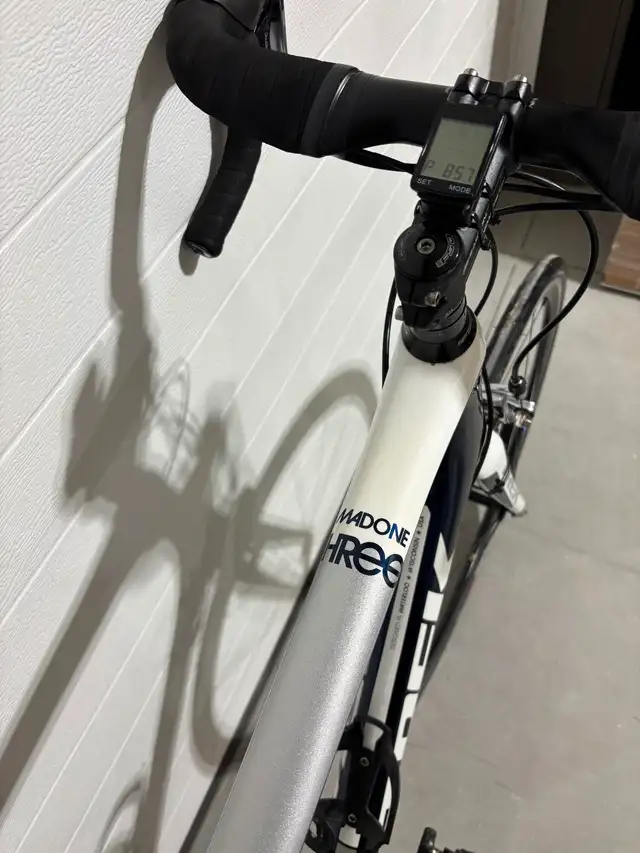 Trek madone 3.1 road bike in Road in Belleville - Image 3