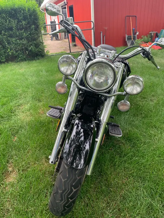 2005 Yamaha Roadstar 1700 in Street, Cruisers & Choppers in St. Catharines - Image 4