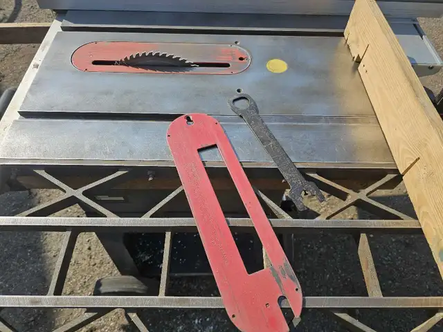 10 inch Craftsman Table Saw in Power Tools in Lloydminster - Image 7