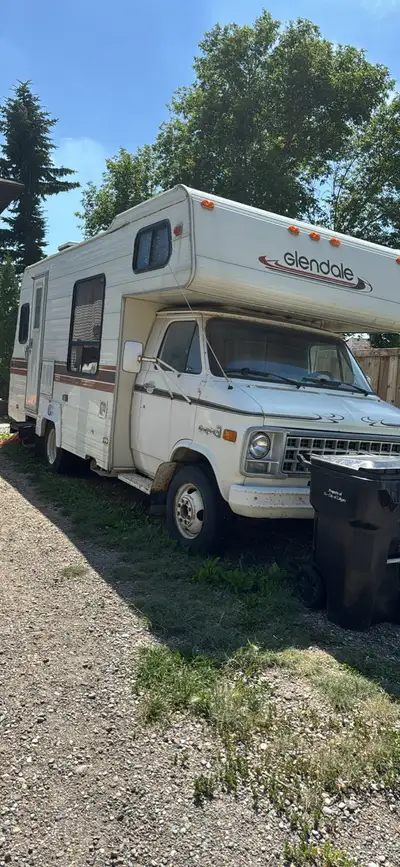 1980 Glendale Chevy motorhome. 76,000 original km!Very solid unit. No leaks. Alberta registered and...
