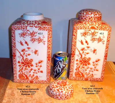 2 vases Asiatique Chinois Avec un motif floral rouge et blanc Chelsea House # 381266 No 62.1 et 62.2...