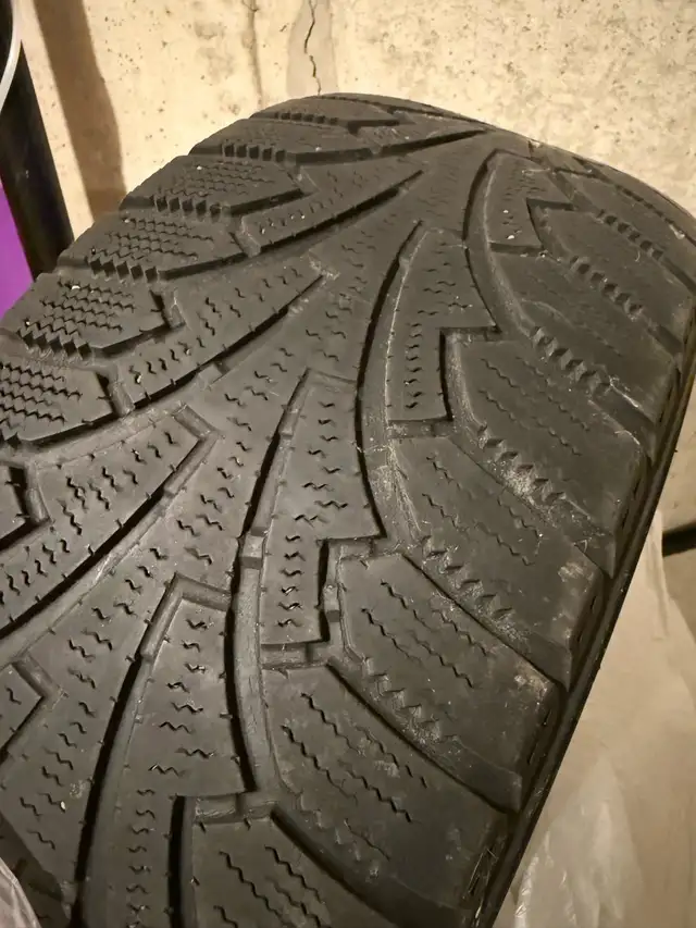 16” Winter Tires Hakkapeliitta 205/60/16 in Tires & Rims in Markham / York Region - Image 5