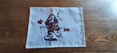 Drapeau, macaron Jaro mascotte jeu du QC 1979 St-George Beauce, View more