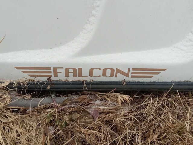 8 foot truck cap Falcon in Auto Body Parts in Bedford - Image 2