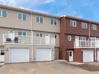 3 bedroom 1.5 bath townhouse - Fort McMurray - with AC