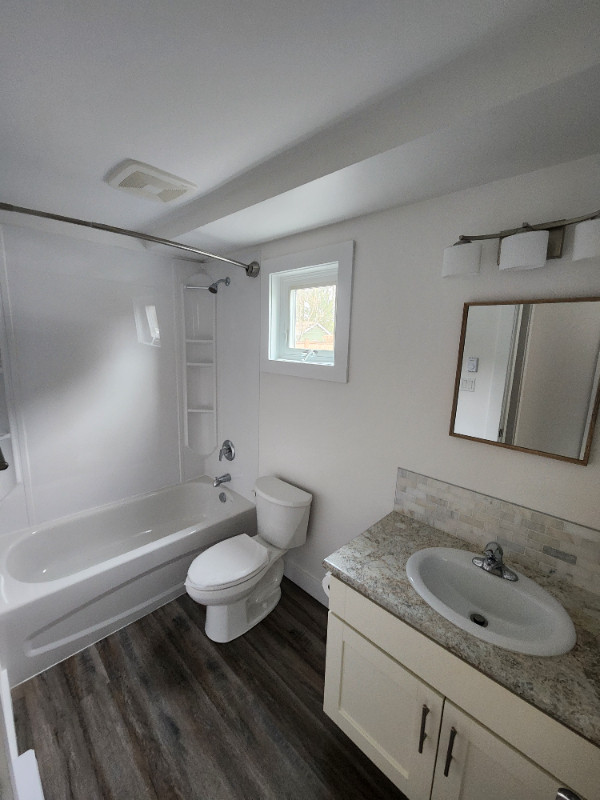 1-bed 1-bath Apartment (55+) for Rent in Campbell River dans Locations longue durée  à Campbell River - Image 3