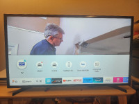 Selling Samsung Smart TV 40" for 200