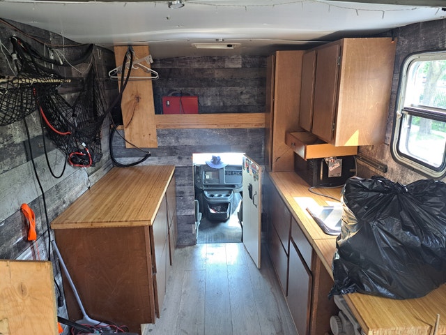 Chevrolet Express 1500 Cargo 2004 aménagé en camping-car / Van L — photo 2