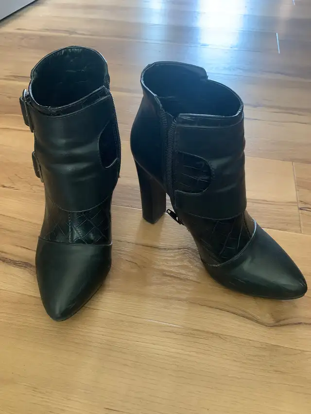 Black, high heel boots size 8 in Women's - Shoes in Grande Prairie - Image 3