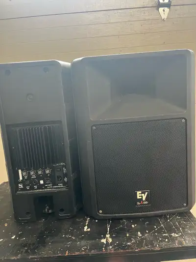 EV SXa100+ Powered Speaker. Priced each and only sold as a pair. Good condition. Guaranteed. Padded...