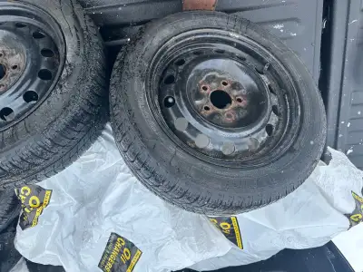 4 Michelin X ice tires 205/55R16 on rims bolt pattern 5×114.3. Lots of tread left 2 Starfiew RS-C 2....