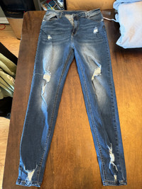 Women’s ripped jeans