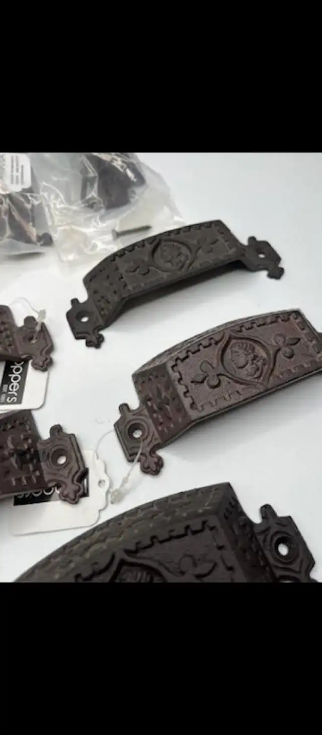 Cast iron drawer pulls  in Home Décor & Accents in Ottawa - Image 5