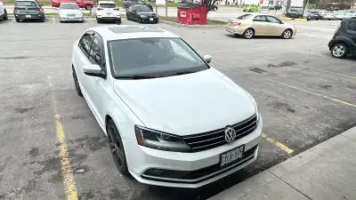 Volkswagen Jetta 2017 – 1.8 TSI – Automatique – 186,000 km À vendre : Volkswagen Jetta 2017, moteur...