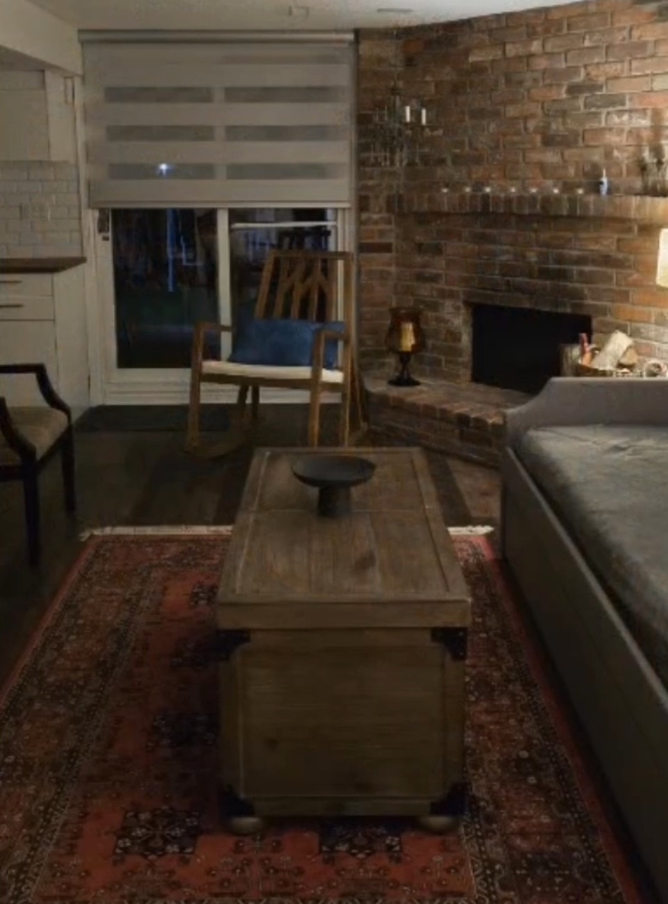 Furnished Bachelor Basement  – Ideal for a Single Fem 3