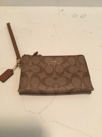 COACH Leather Wristlet “NEW”