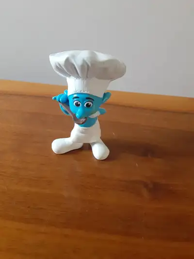 Mcdonalds Happy Meal Toy 2011 Smurfs chef Toy Number 15 Measures just under 2.74” tall. B44