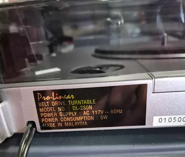 Pro-Linear Turntable in Stereo Systems & Home Theatre in Calgary - Image 6