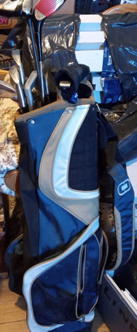 Set of gulf clubs with bag