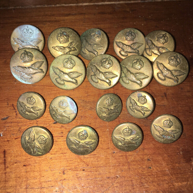 Vintage Brass Uniform Buttons - crown above a flying eagle in Arts & Collectibles in Mississauga / Peel Region - Image 2