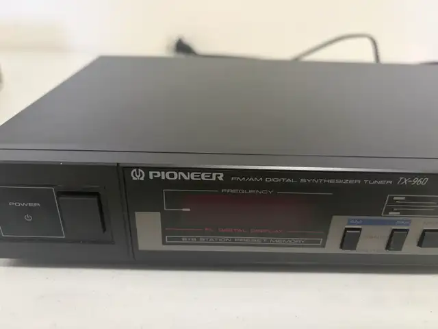 Pioneer TX-960 Tuner in Stereo Systems & Home Theatre in Edmonton - Image 2