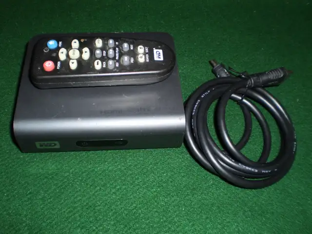 WD Live Plus HD Steaming Media Player with FREE BONUS in Video & TV Accessories in City of Toronto - Image 3