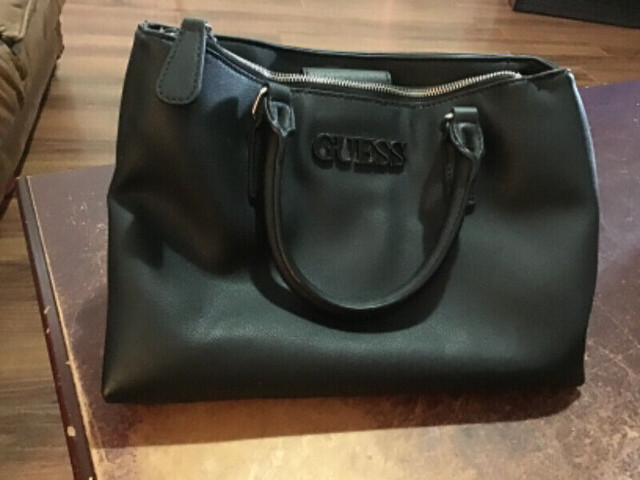 Sac à main GUESS bag in Women's - Bags & Wallets in Lévis