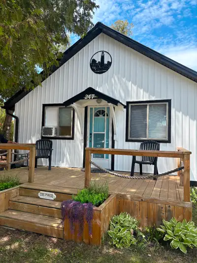 Weekly rental just steps from the famous Southampton beach. Fully equipped kitchen with large living...