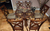 Dining Table/ Chair