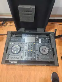 POINEER XDJ-RR CONTROLLER WITH HARD CASE
