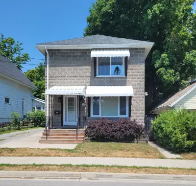 Quiet, quaint, upper-level one-bedroom apartment, newly updated and featuring tasteful, neutral deco...