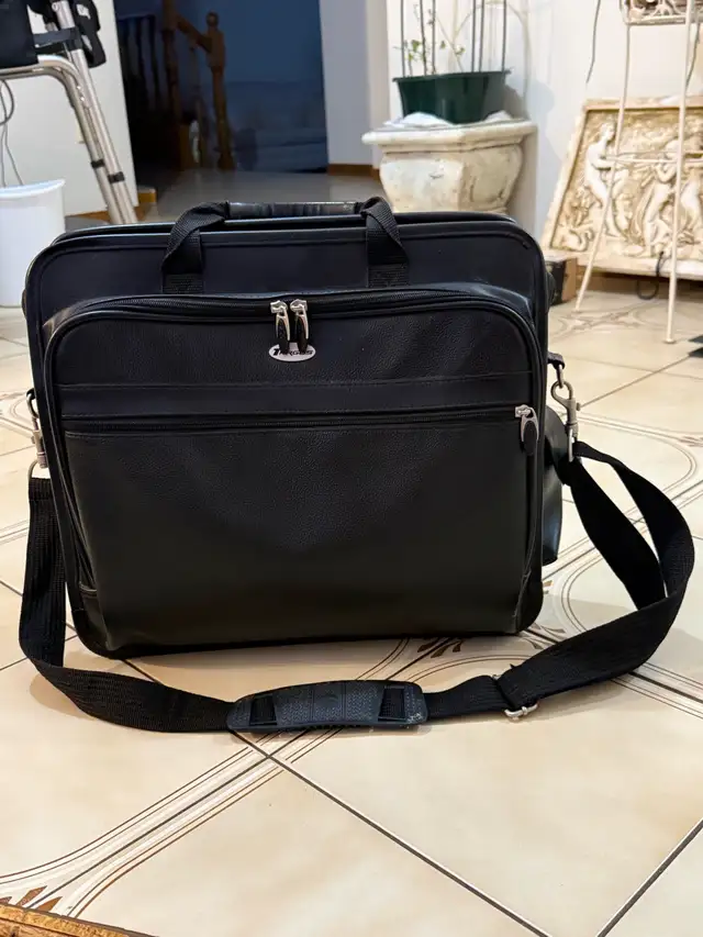 Targus Vinyl Computer Bag 64866533027969120