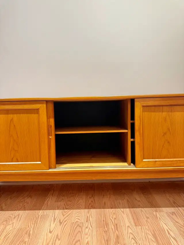 Mid Century Teak Sideboard in Hutches & Display Cabinets in Markham / York Region - Image 6