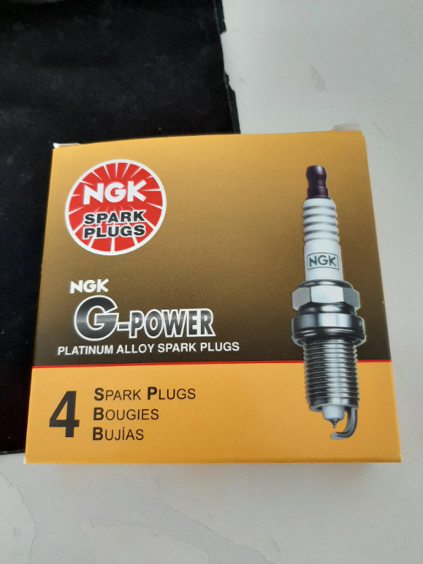NGK 5019  Platinum Spark Plug X 4 in Other Parts & Accessories in City of Toronto