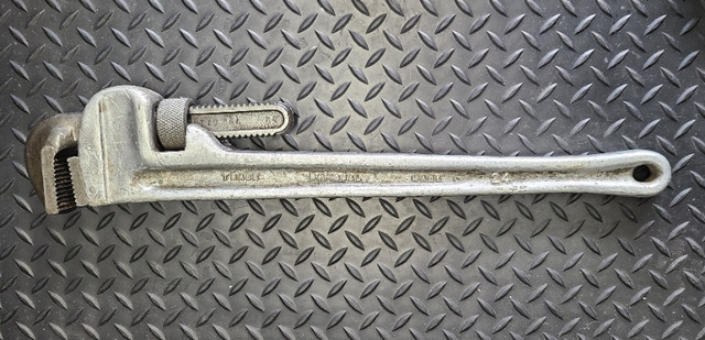 24" Aluminum Pipe Wrench in good condition.$80 in Hand Tools in Oakville / Halton Region