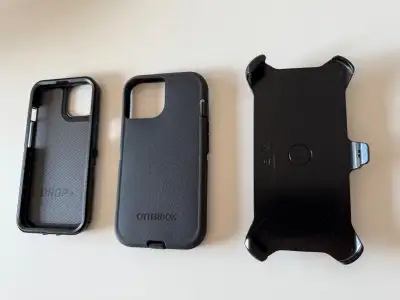 Étuis Otterbox iPhone 13 (comme neufs, voir photos), View more