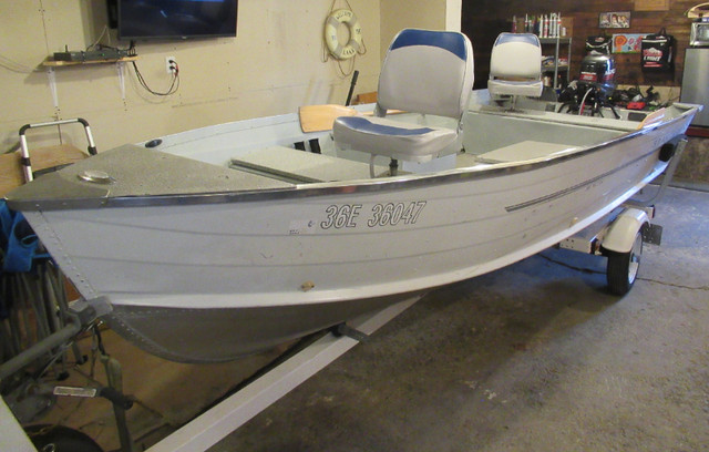 Starcraft Boat, Motor and Trailer in Powerboats & Motorboats in Sudbury