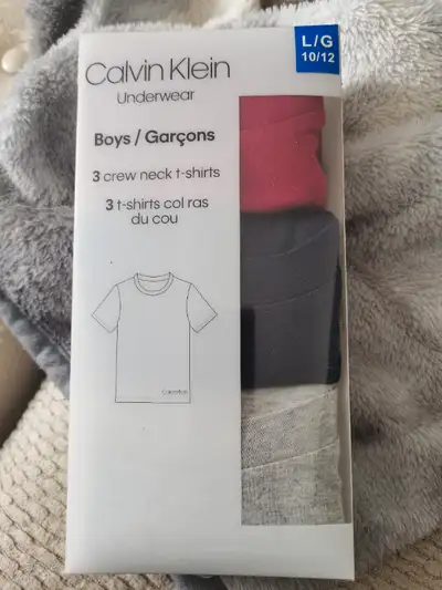 -100% Cotton -Pull On closure -Machine Wash -T-shirts: Calvin Klein tees are an essential every day...