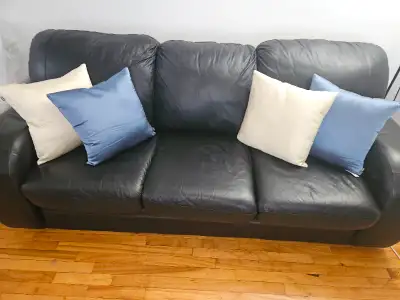 Genuine soft grain italian leather 3 seater sofa.