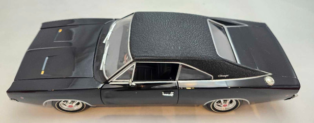 Bullitt 1968 Dodge Charger R/T Steve McQueen Mopar 1:18 Rare in Arts & Collectibles in Kawartha Lakes - Image 4