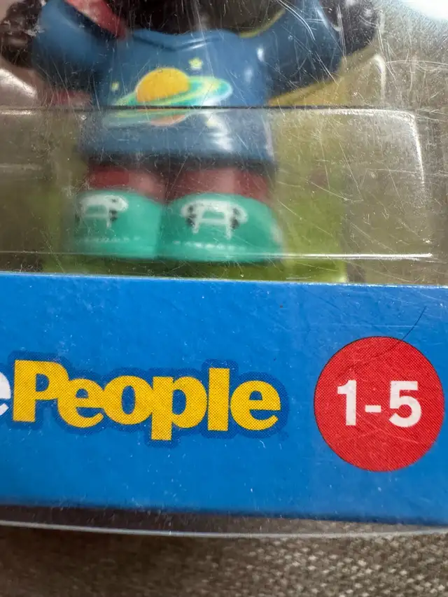 Fisher price little people figure with Saturn shirt - new! in Toys & Games in Ottawa - Image 4