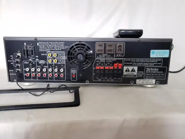Technics SA-GX303 A/V Receiver with Remote in Stereo Systems & Home Theatre in City of Toronto - Image 9