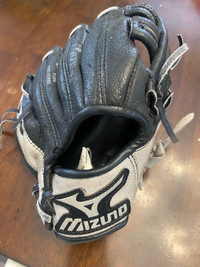 Mizuno baseball glove 9”