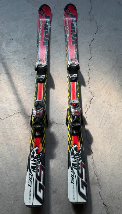 Alpine skis Length : 130 cm