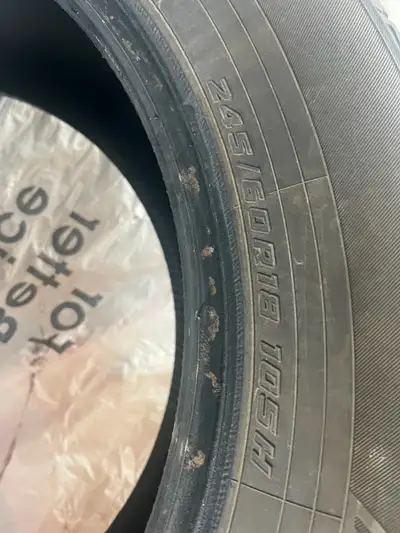 4 Pneus d'été YOKOHAMA, excellente condition, 1 1/2 été seulement, 245/60R18 Valeur à neuf plus de $...