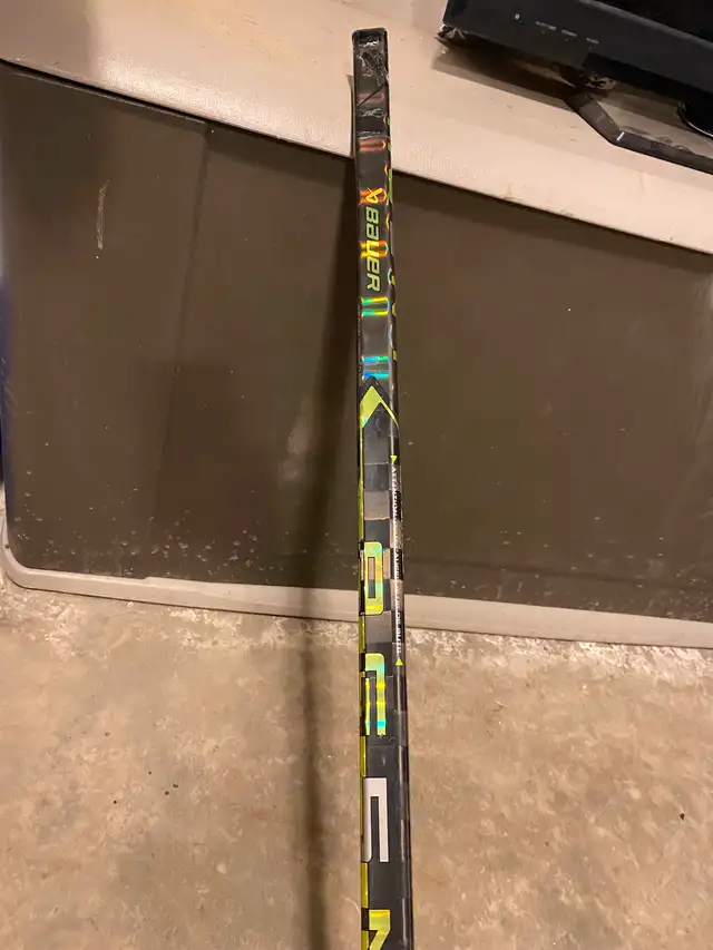 Bauer AG5NT Intermediate left hockey stick62864363087873121